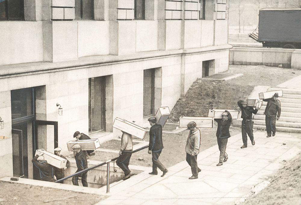 Moving books into the new Central Library of the Free Library of Philadelphia, January 1927