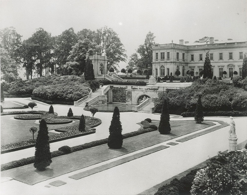 Formal garden at Whitemarsh Hall by Horace Trumbauer, residence for E.T. Stotesbury, Springfield, Pennsylvania, 1919
