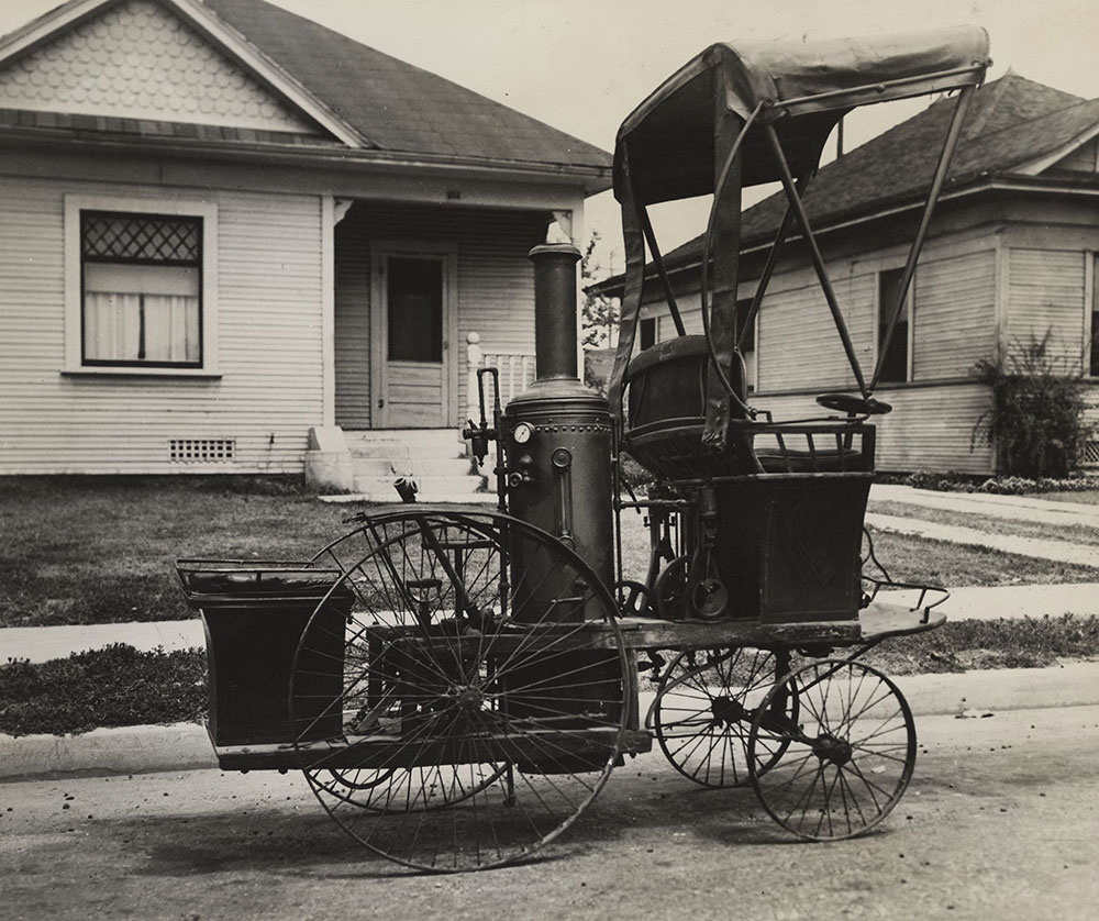 1892 Steam Car - Winning the West Parade