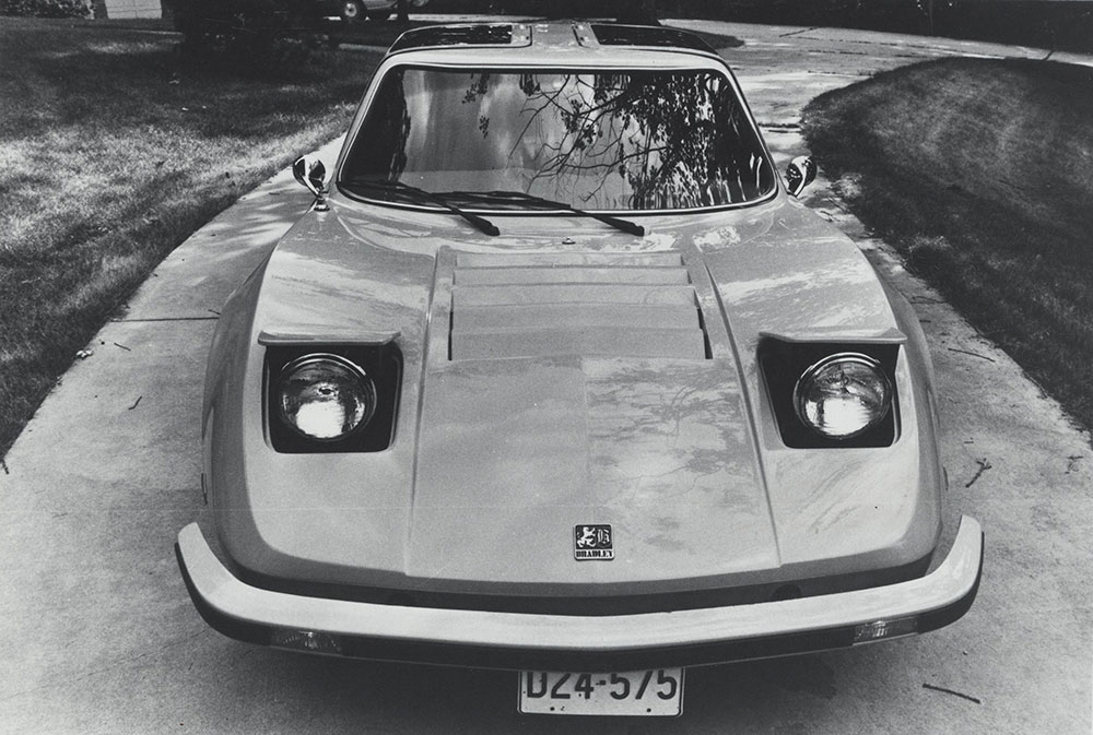 (b) Bradley GT-1977