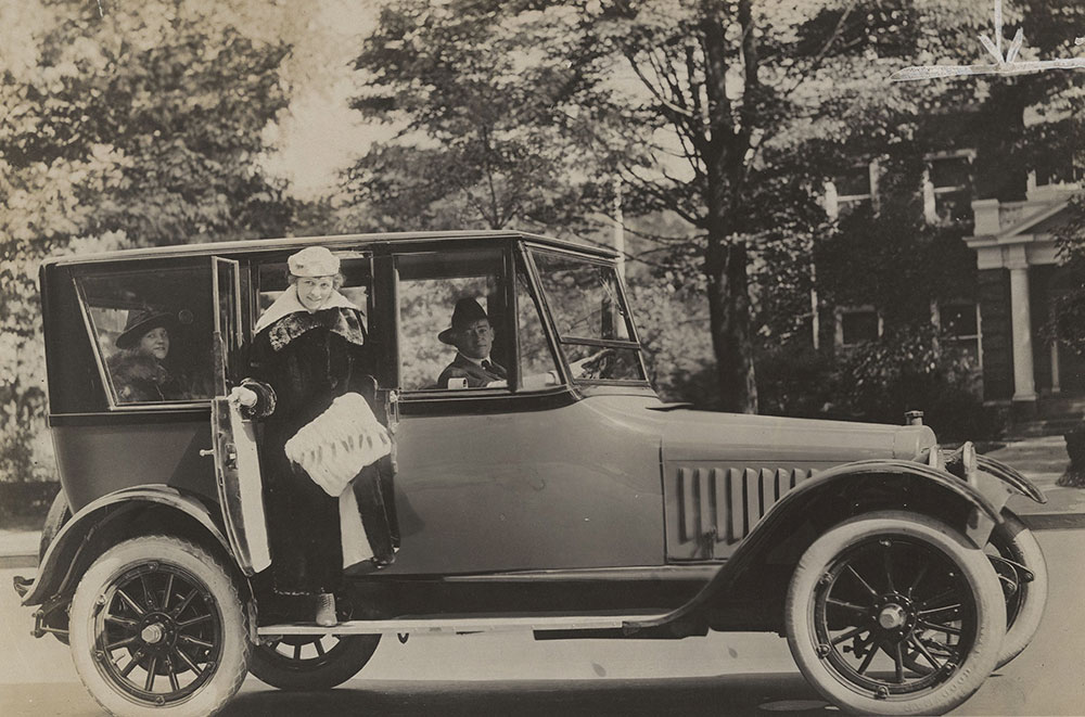 Chalmers Touring Sedan-1917