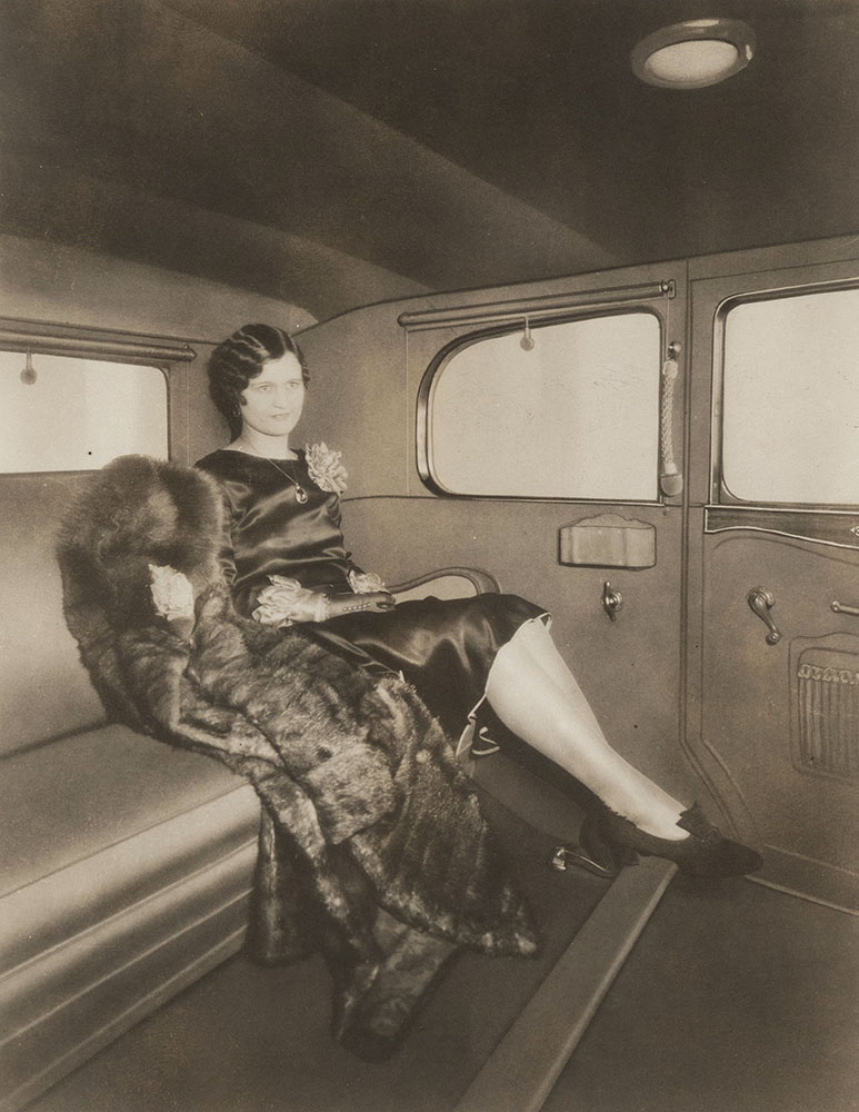 Chandler - 1928 Royal Eight Sedan interior