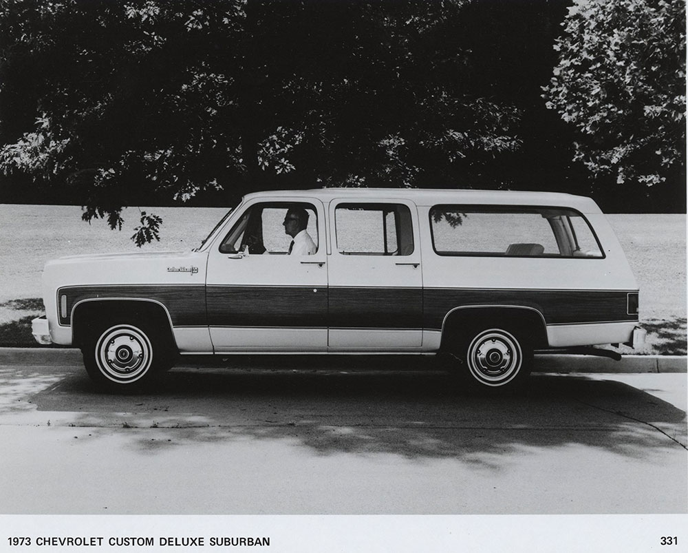 Chevrolet - 1973 - Custom Deluxe Suburban