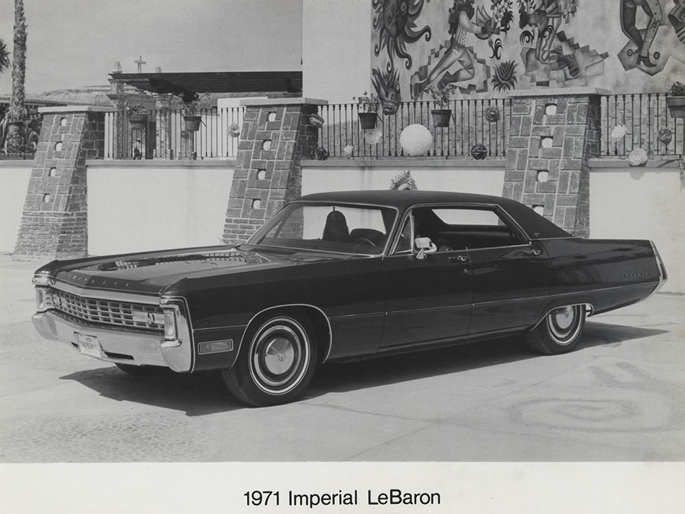 1971 Imperial LeBaron 4-door hardtop