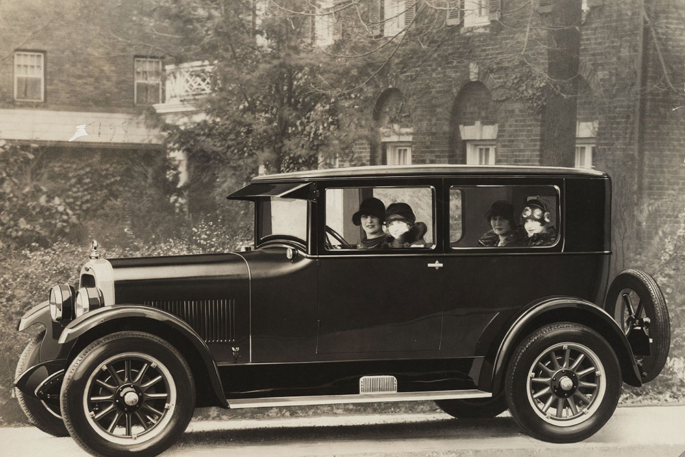 Cleveland Six Coach 2-door , cost $1295 - 1925