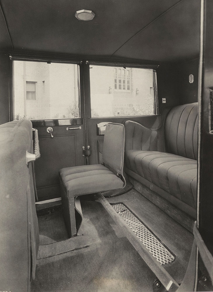 Cole 7-passenger sedan - 1923