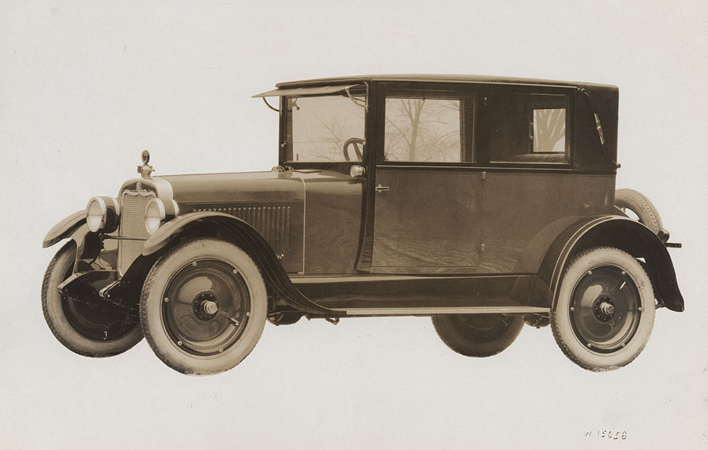 Columbia Six Artcraft Semi-Sedan - 1924