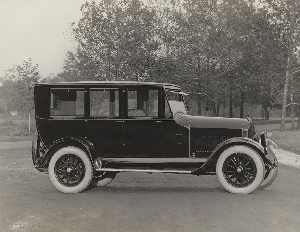 Cole Aero- Eight Model 884.  Seven- passenger tourosine - 1921