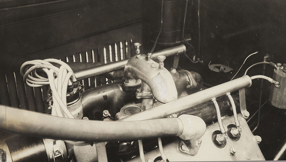 Cole, engine detail - 1923