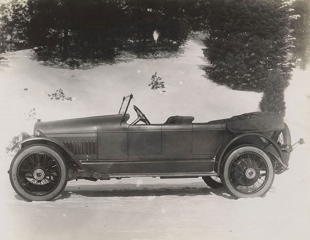 The Cunningham Car, Style No. 4A, Model V, 1917. Touring