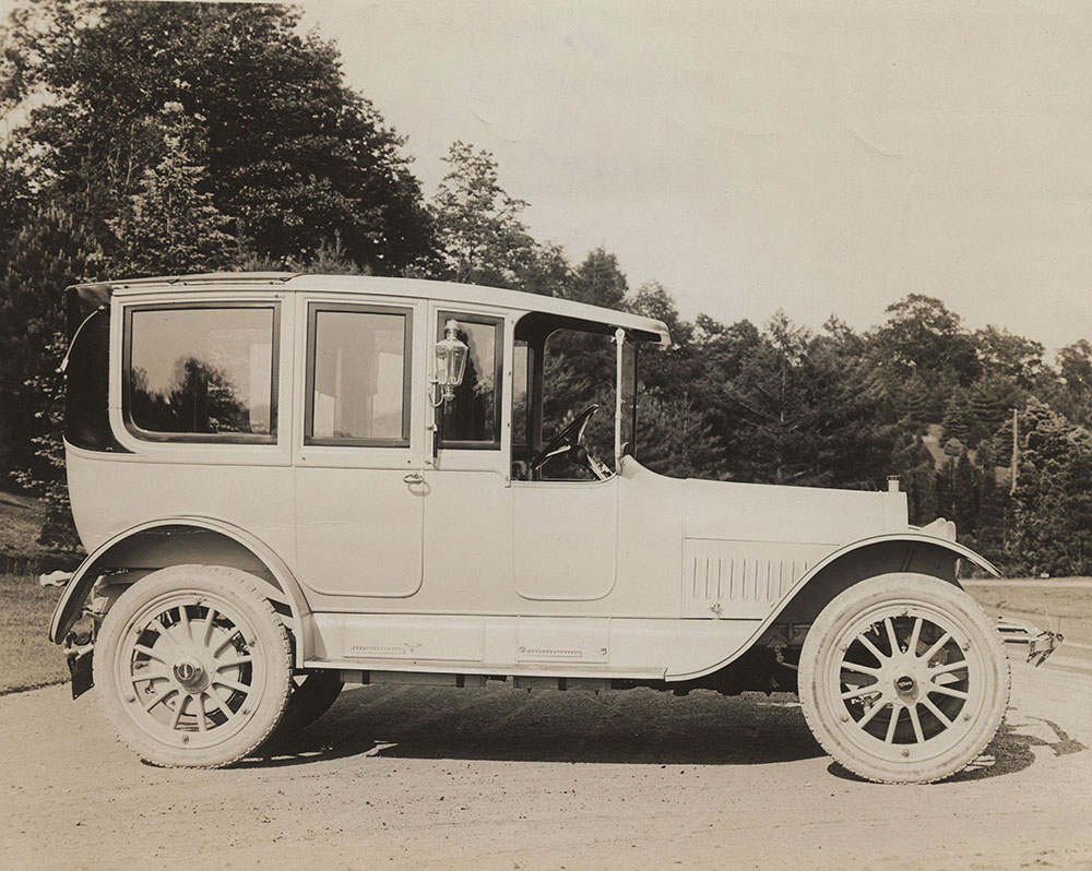 The Cunningham Car, Style No. 983, Model R, 1914. Limousine