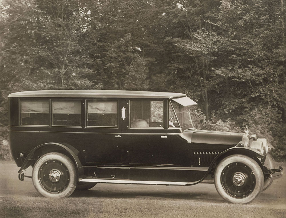 The Cunningham Car, Style No. 121, Model V, 1922. Hearse body