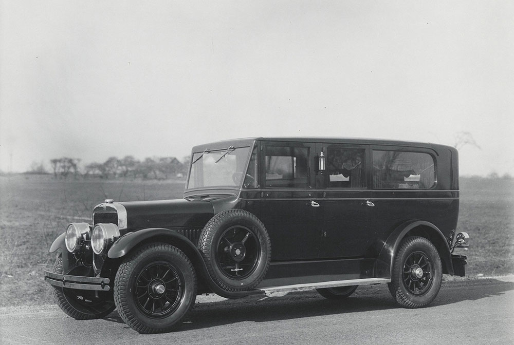Cunningham, hearse, built on Cunningham chassis. Model 156 a V-6 type