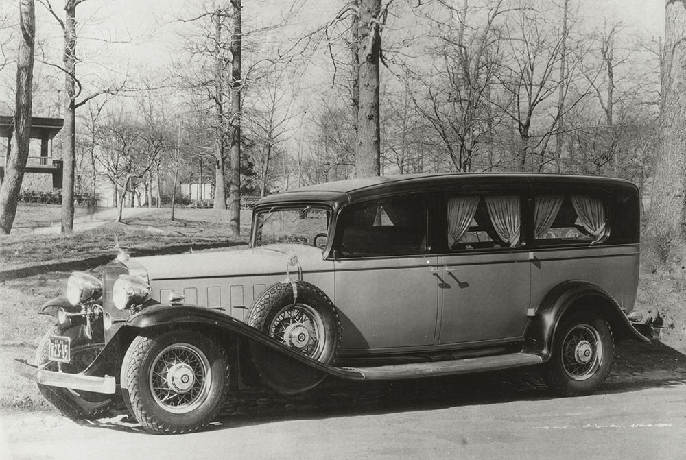 Cunningham funeral coach built on Cadillac chassis, 1932.