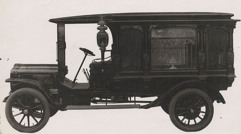 Cunningham, Style 793 hearse on White Chassis, 1909.