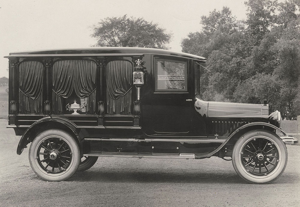 The Cunningham Car, Style No. 1018, Model S, 1915. 8 column hearse