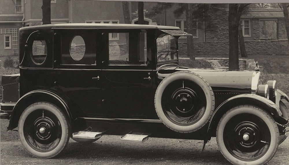 Davis Mountaineer Berline Sedan- $2195- 1924.