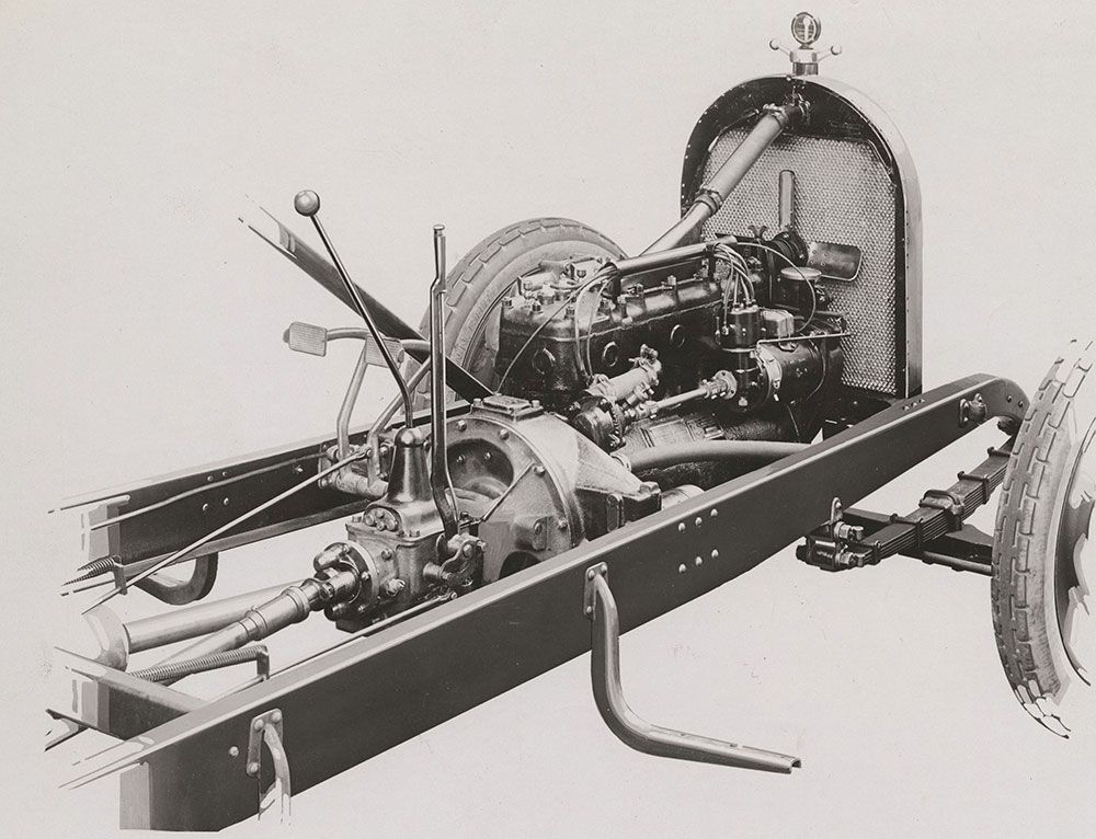 Davis chassis, front, showing motor, radiator,gearbox - 1922.