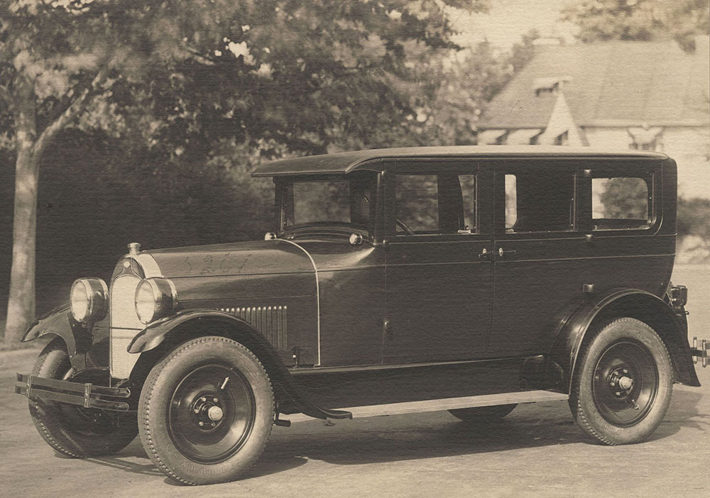 Davis Mountaineer Series 92 Sedan- 1926.