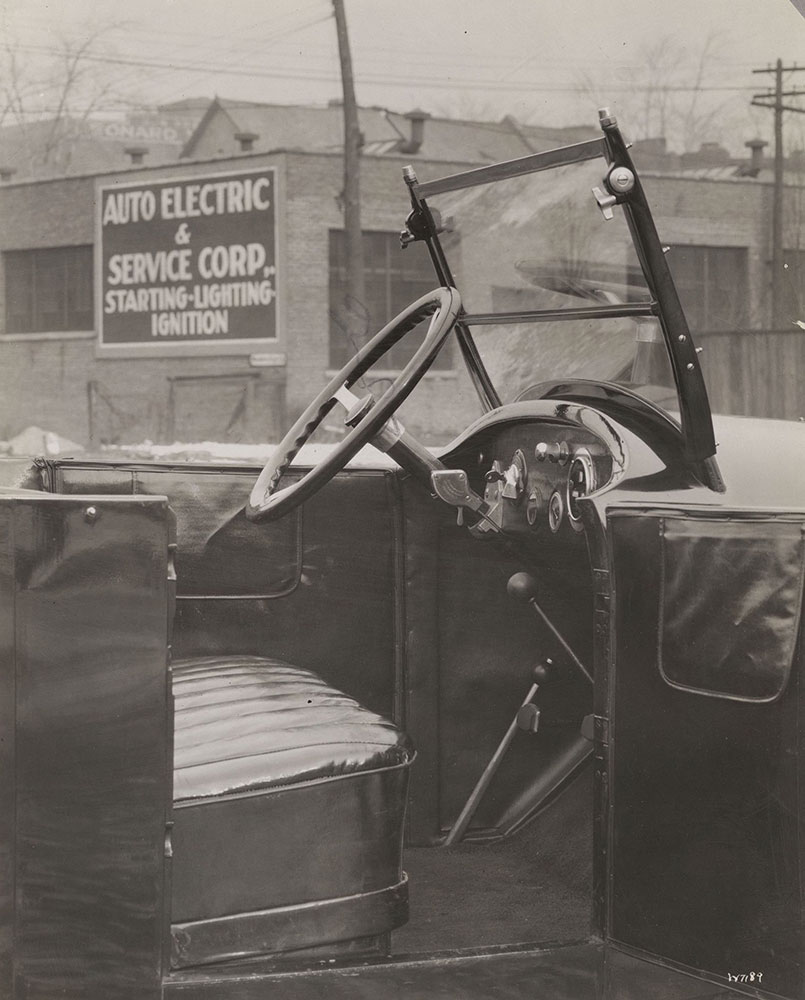 D.A.C. Detroit Air Cooled Car - 1922. Interior