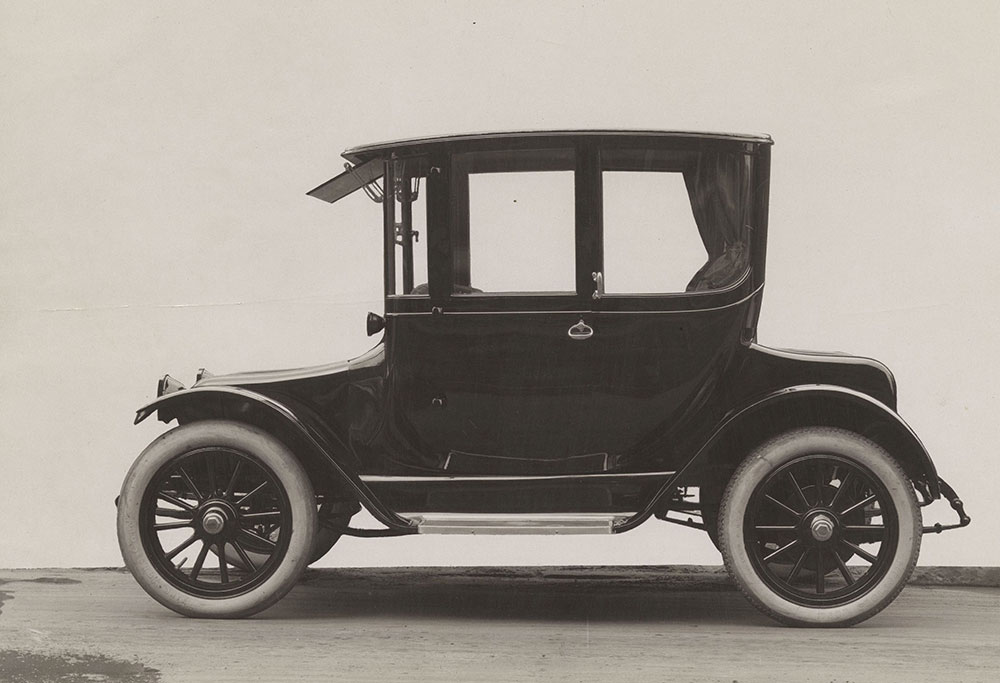 Detriot Electric brougham, Full side view, 1922.