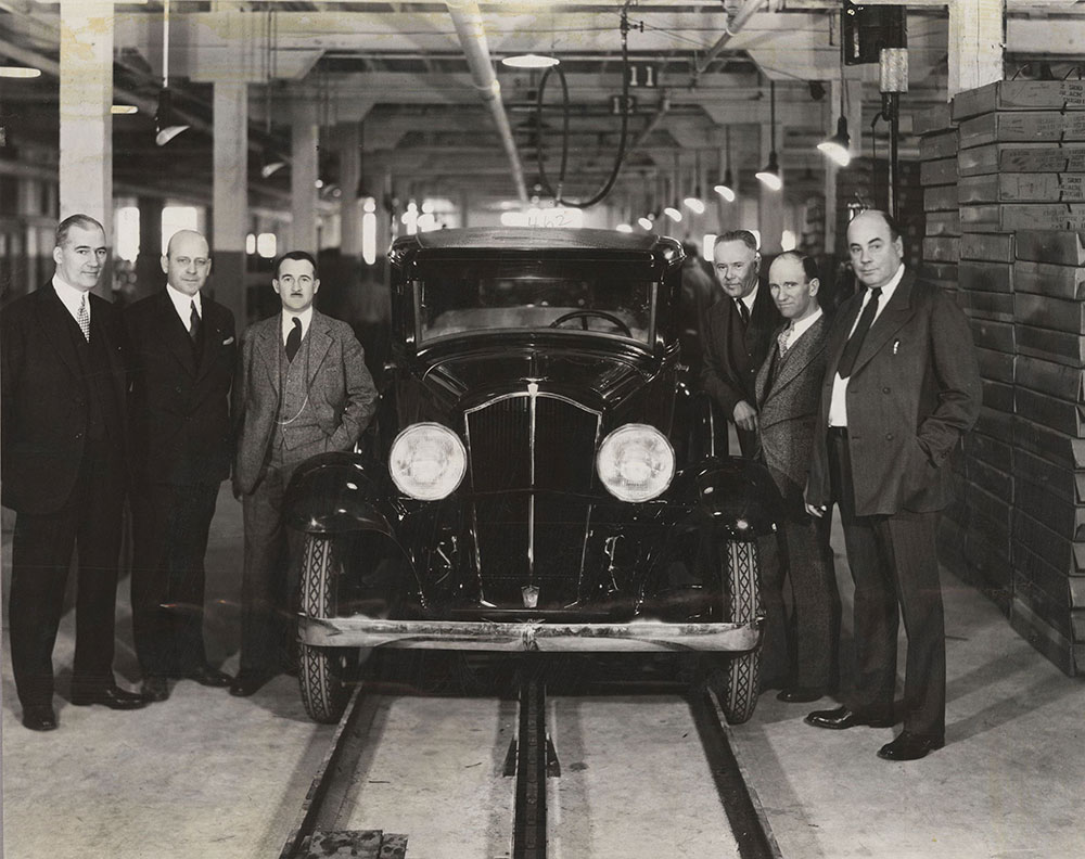 The first De Vaux car leaving the assembly line at the Grand Rapids factory of De Vaux-Hall Motors Corporation.