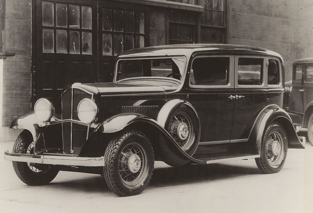 De Vaux Model 80 Sedan, 1932.