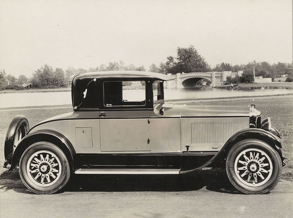 Diana two-door cabriolet, 1926. Right side