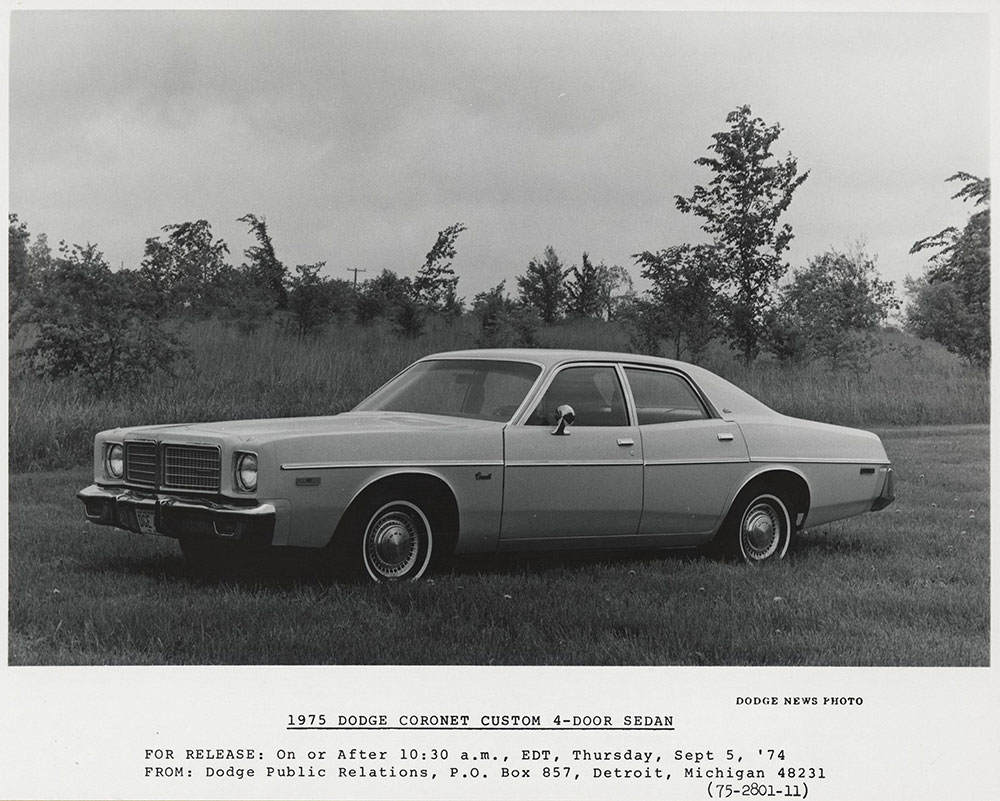 Dodge Coronet Custom 4-door sedan - 1975