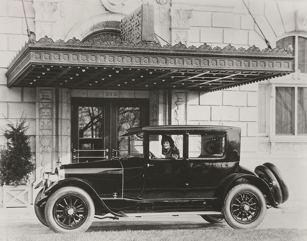 Dorris Model 6-80 four-passenger coupe: 1923