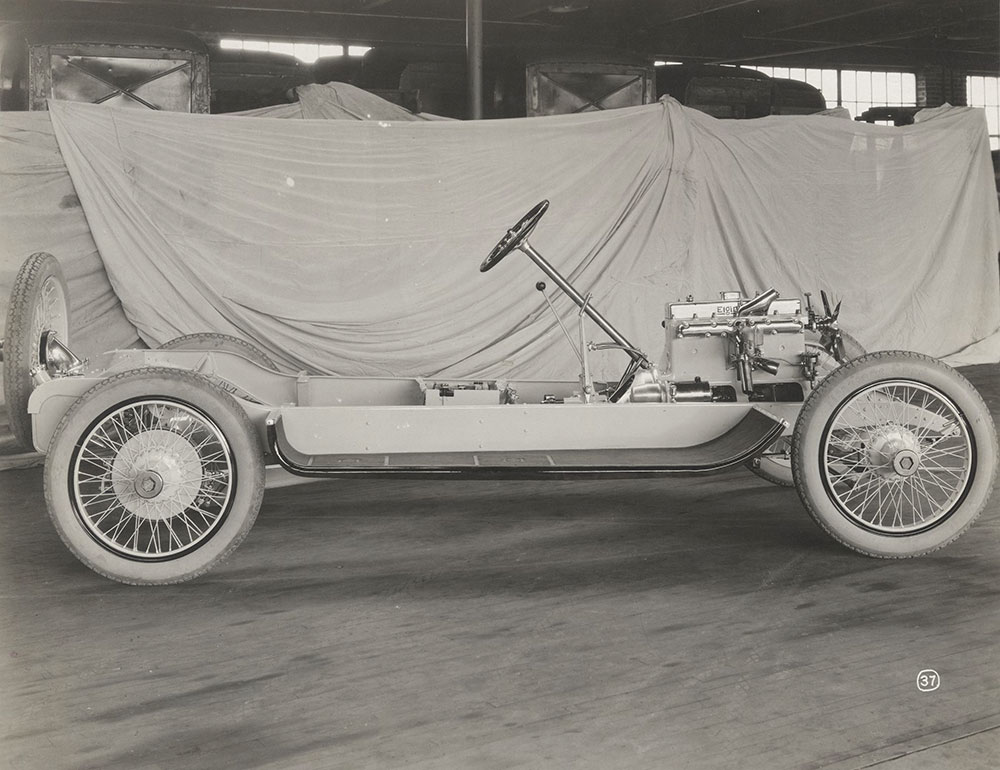 Elgin Six 1922 Model 700, frame, chassis