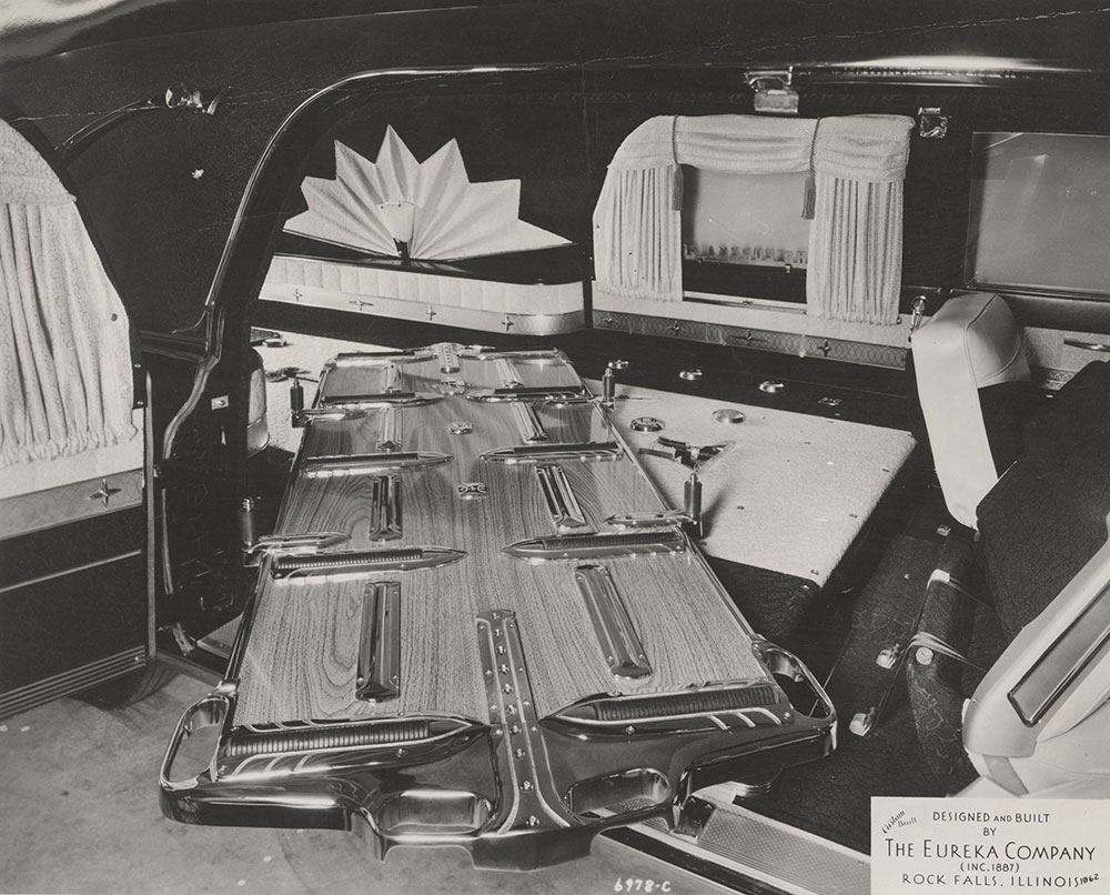 Eureka Company, landau funeral car, three-way table:  1962