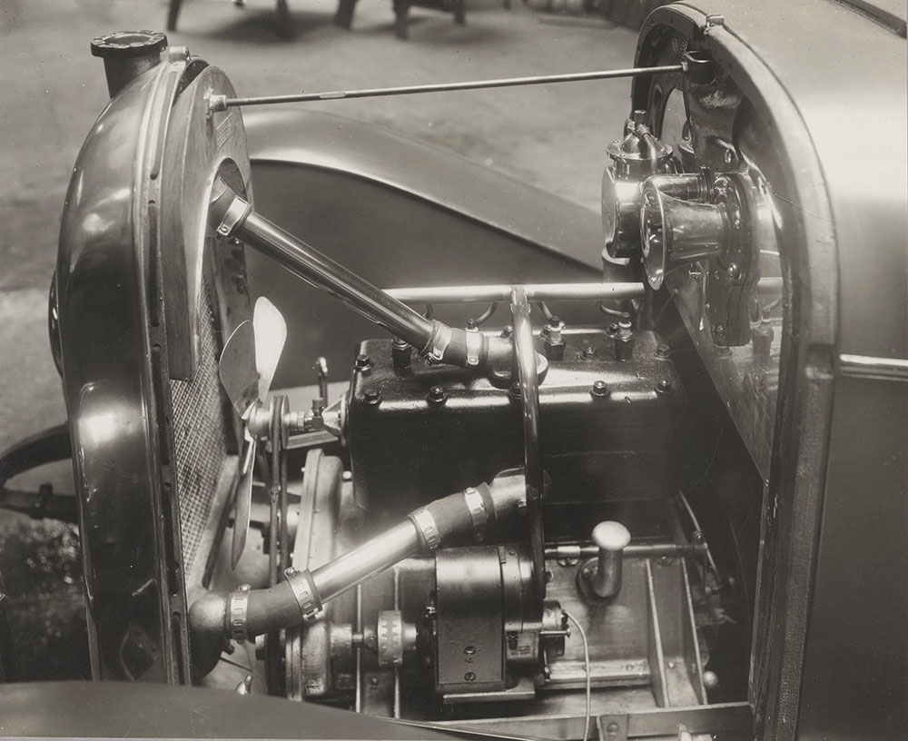 Falcon Motor, fan and radiator installation - 1922
