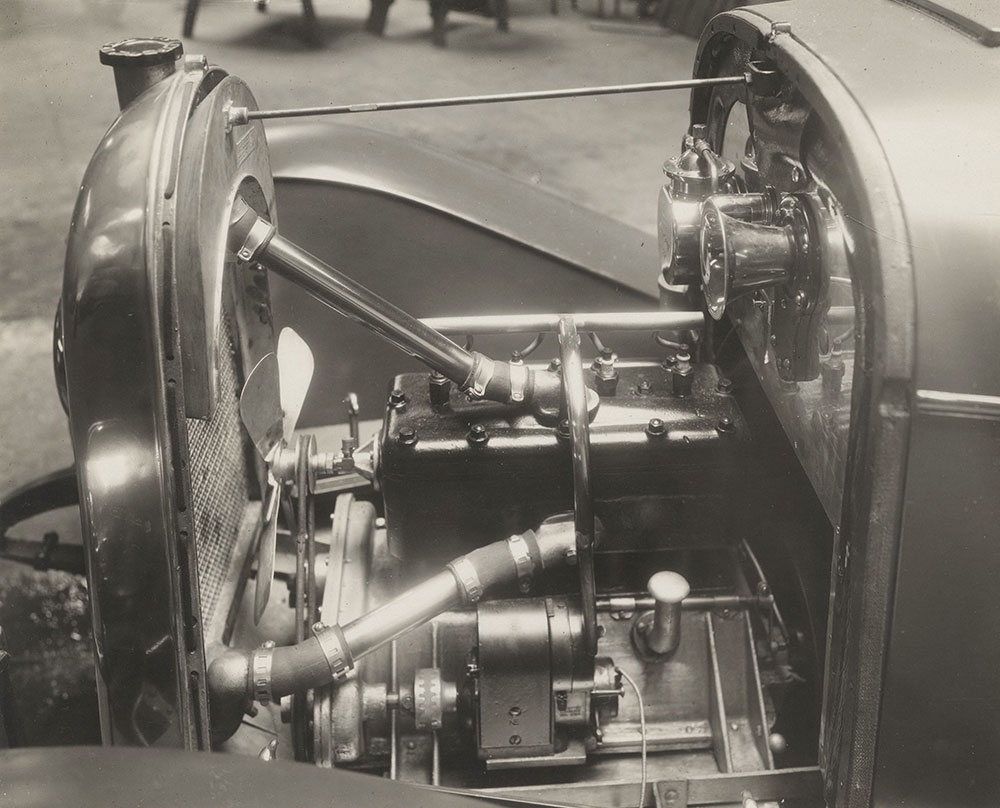 Falcon Motor, fan and radiator installation - 1922