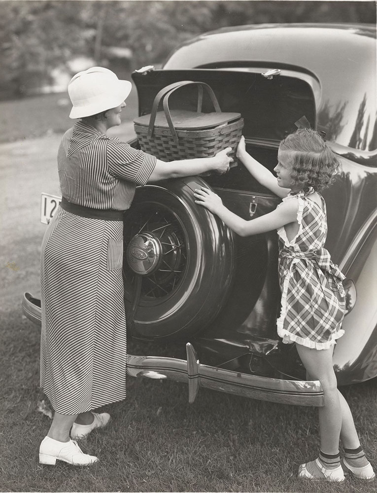 Ford V-8 Touring Sedan, showing access to trunk - 1935