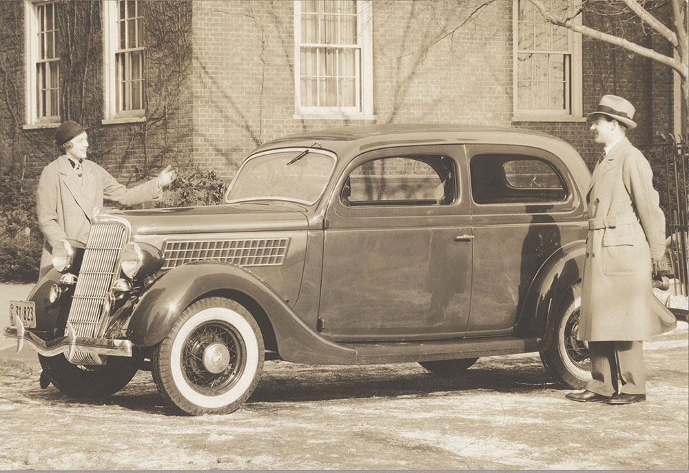 Ford V-8 Deluxe Tudor Sedan - 1935