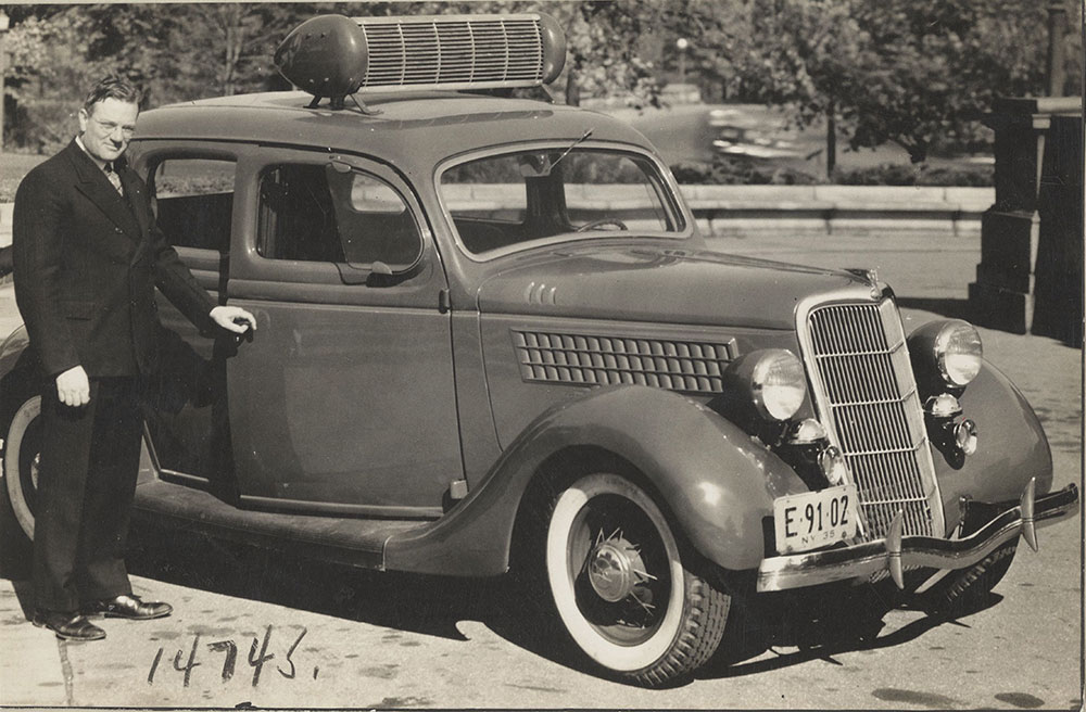 Ford V-8 Sedan - 1935