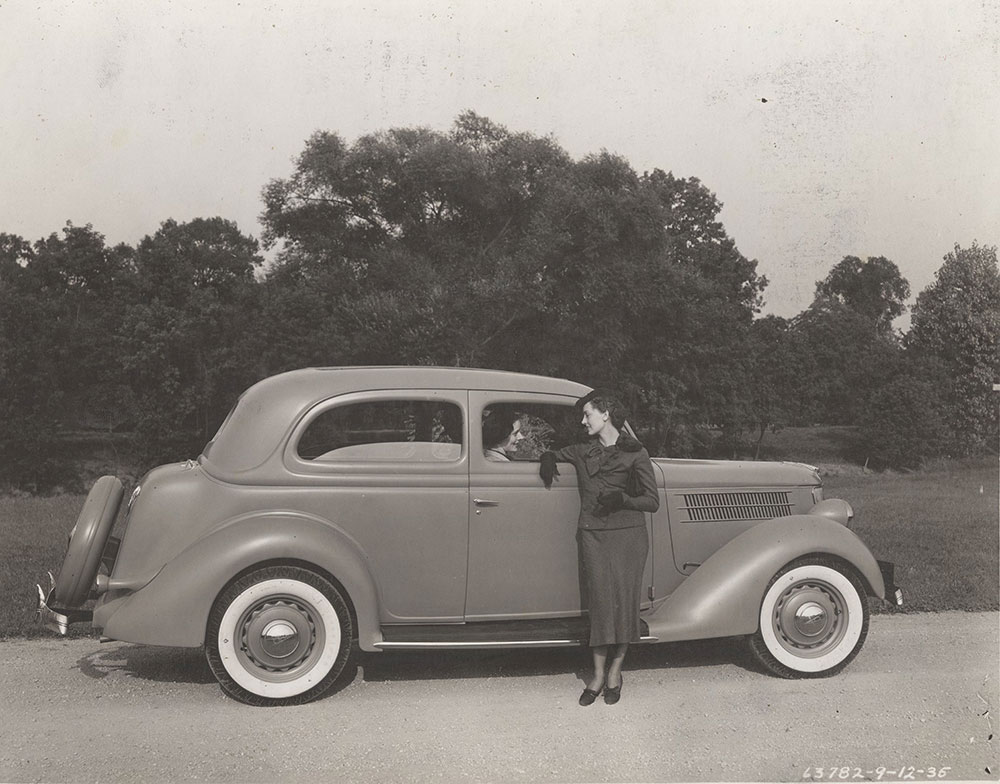 Ford Model 68 V-8 2-door sedan - 1936