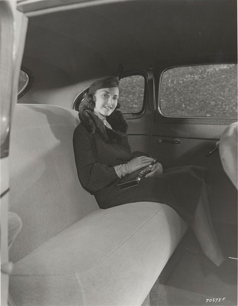 Ford Deluxe Fordor Interior, rear compartment - 1939