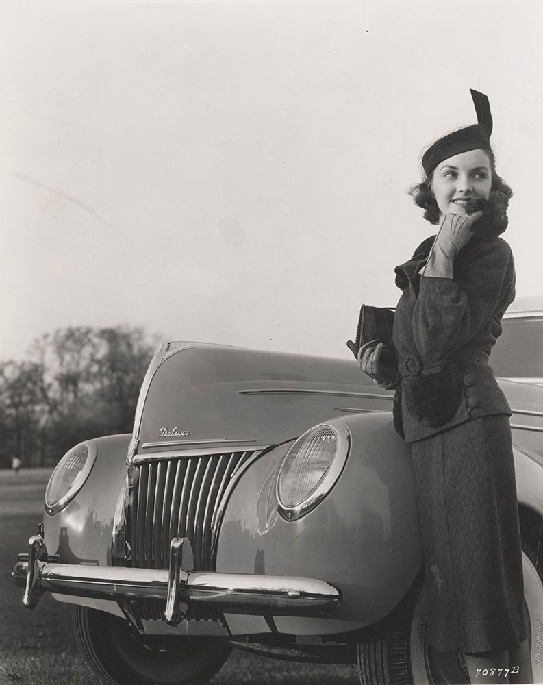 Ford Deluxe, radiator detail - 1939