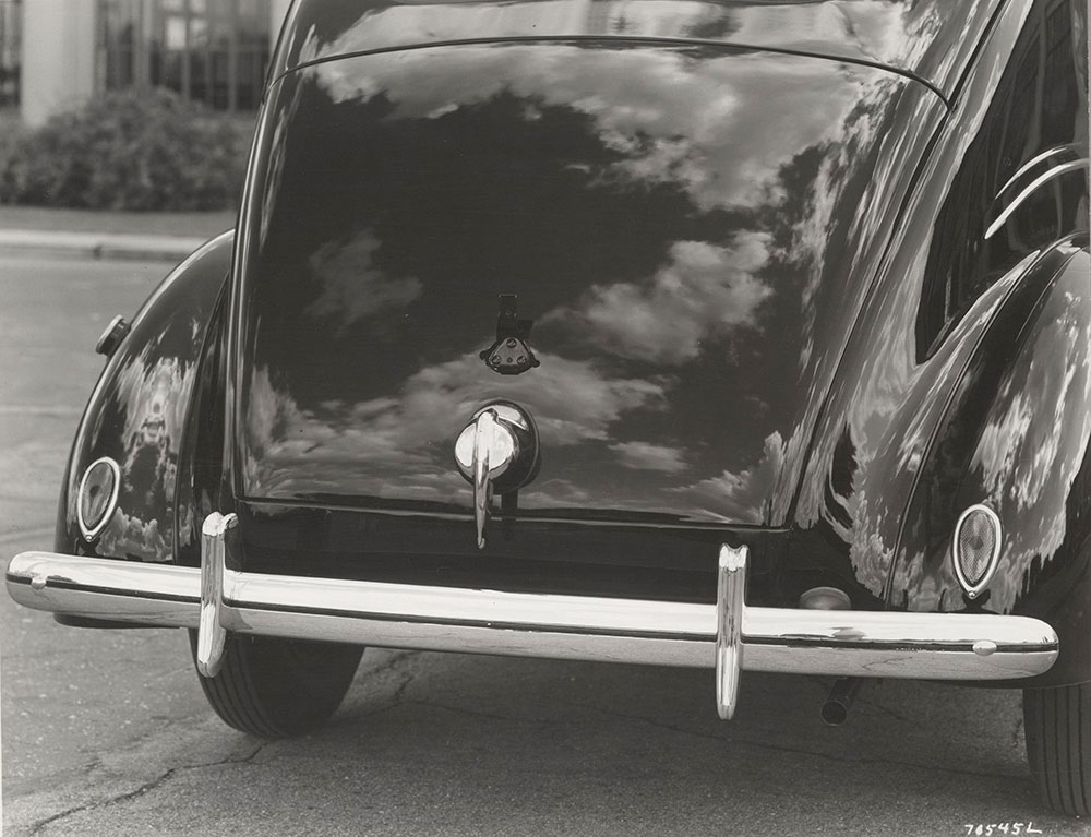 Ford Deluxe, Closed Trunk - 1939