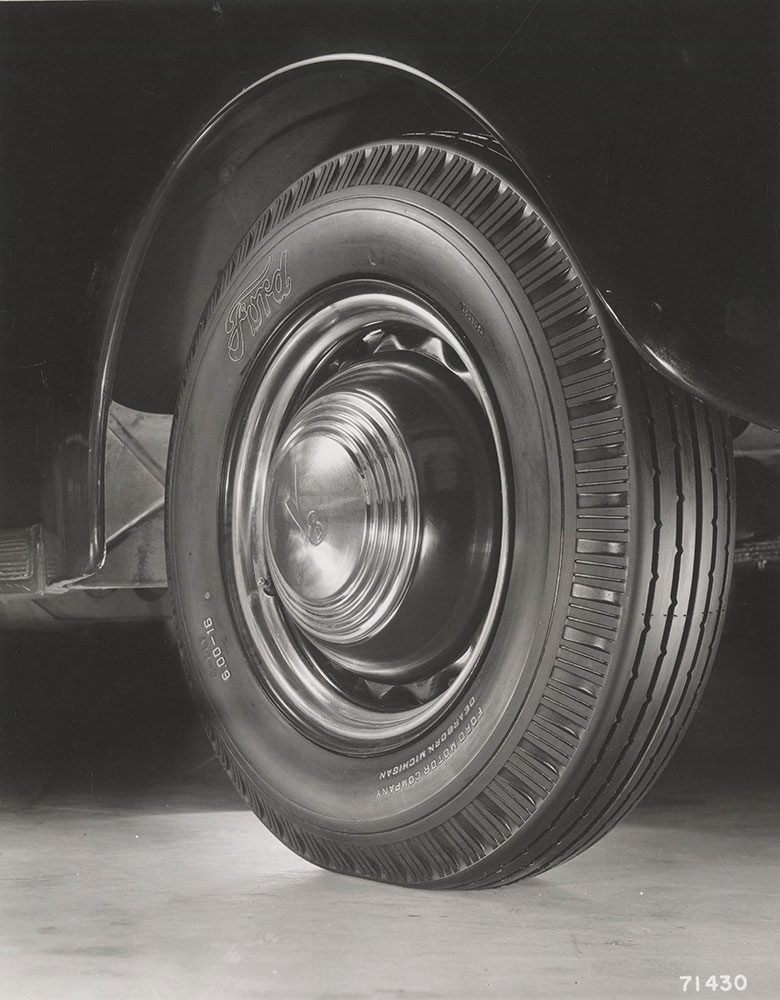 Ford, wheel and tire - 1939