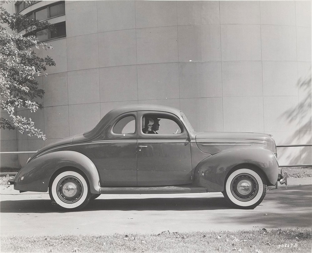 Ford Deluxe Coupe - 1939