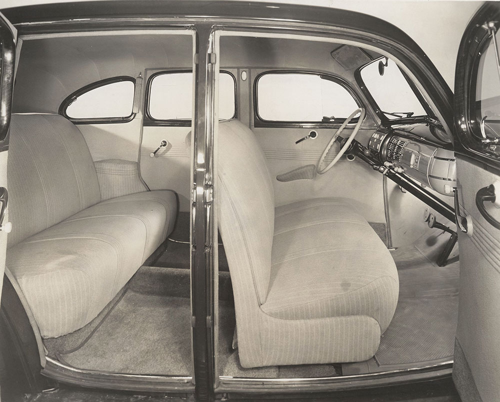 Ford V-8 Fordor sedan, interior- 1940
