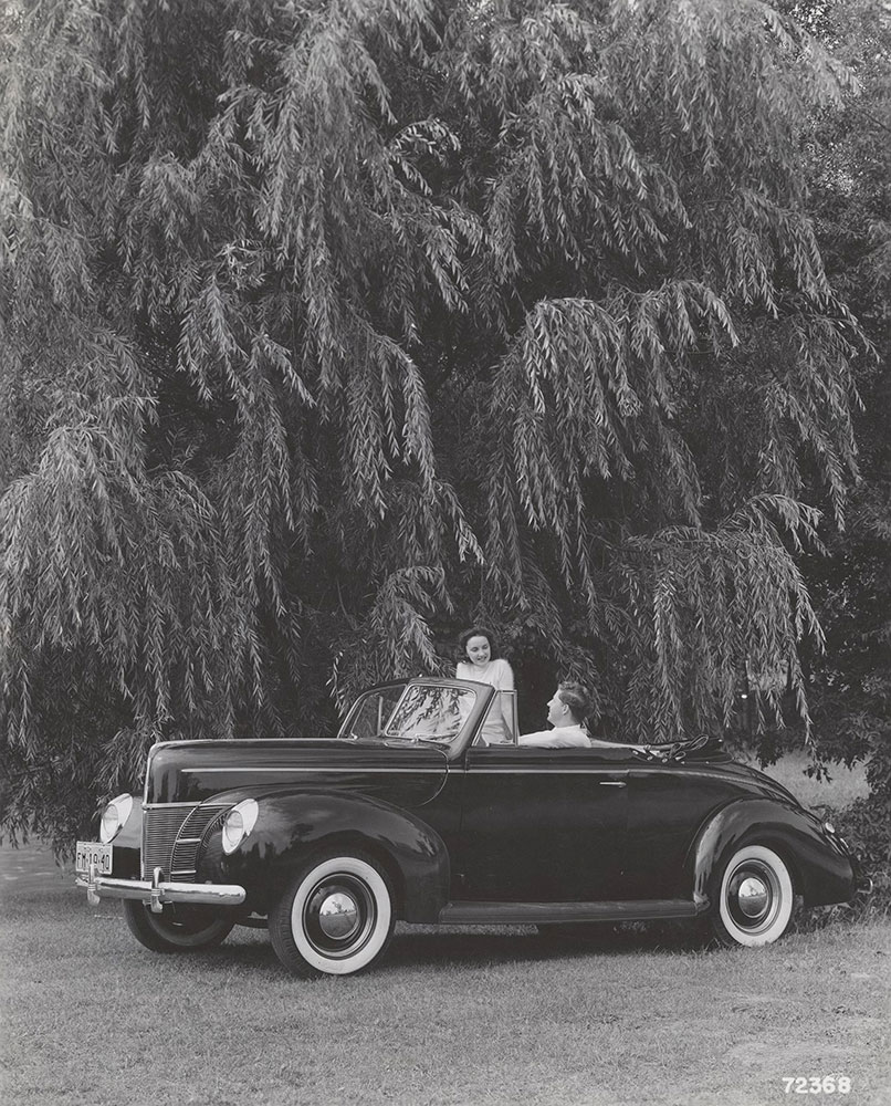 Ford V-8 DeLuxe convertible coupe  - 1940
