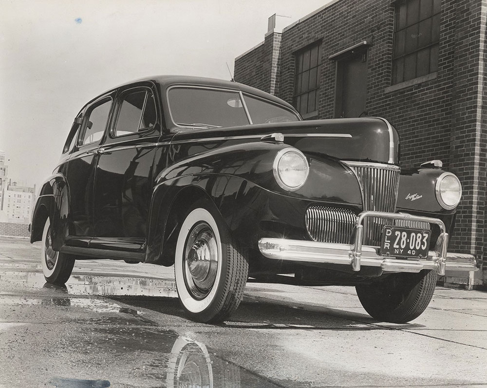 Ford Super Deluxe Fordor sedan - 1941