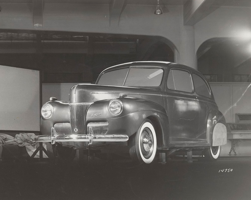 Ford Super Deluxe Tudor sedan - 1941