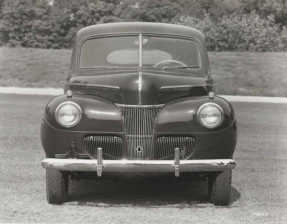 Ford Super Deluxe, front view- 1941