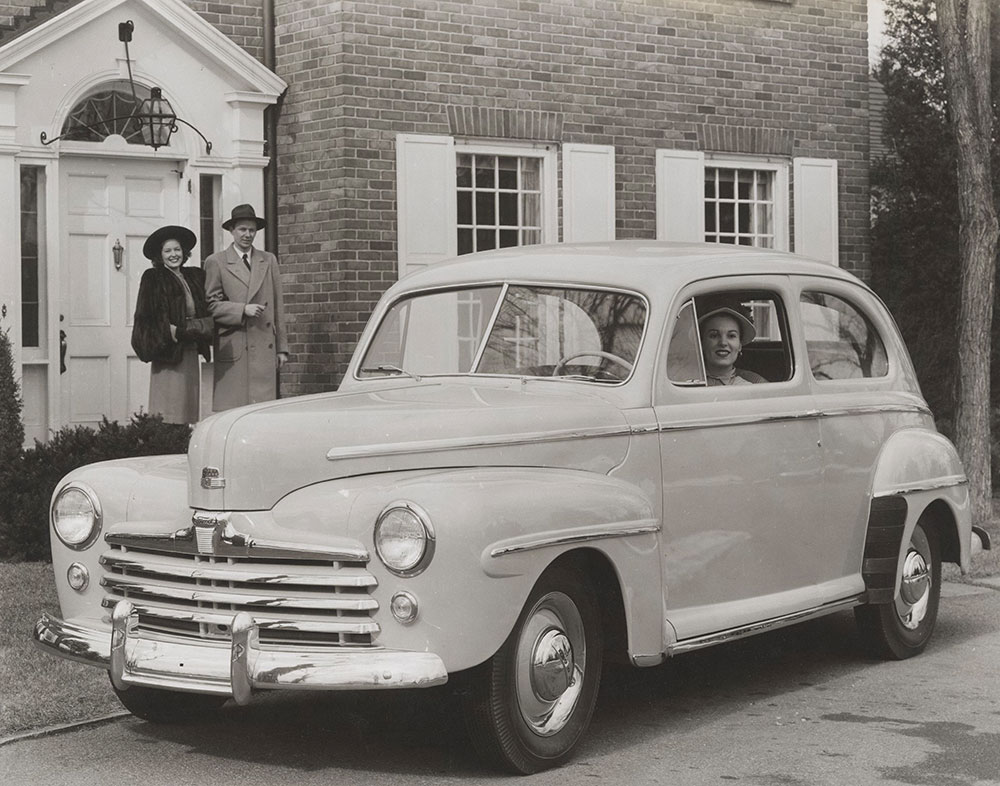 Ford Super Deluxe Tudor sedan - 1947
