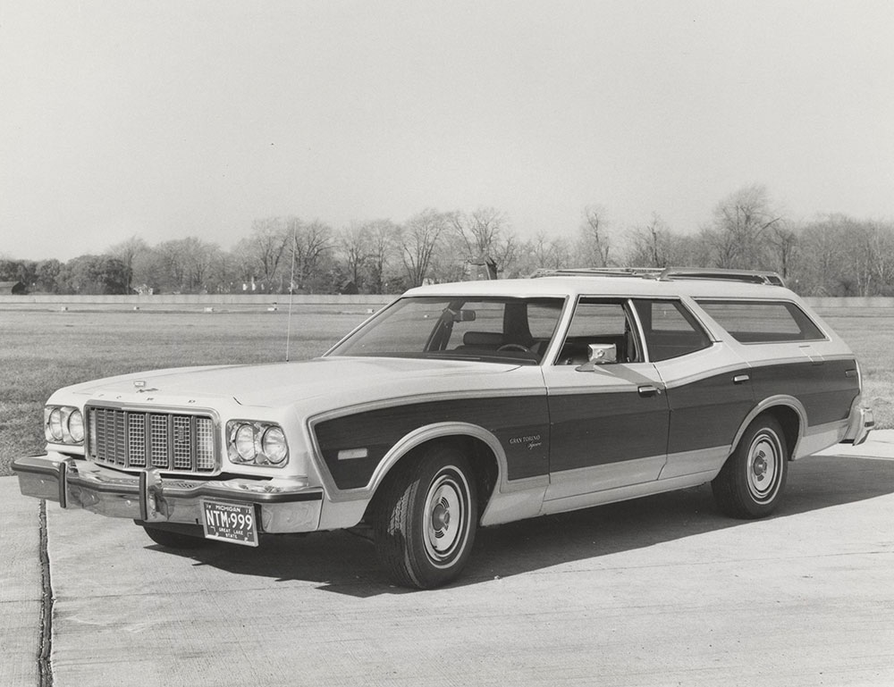 Ford Gran Torino Squire - 1974